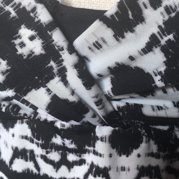 Badgely Mischka Tankini Top - Picture 3 of 15